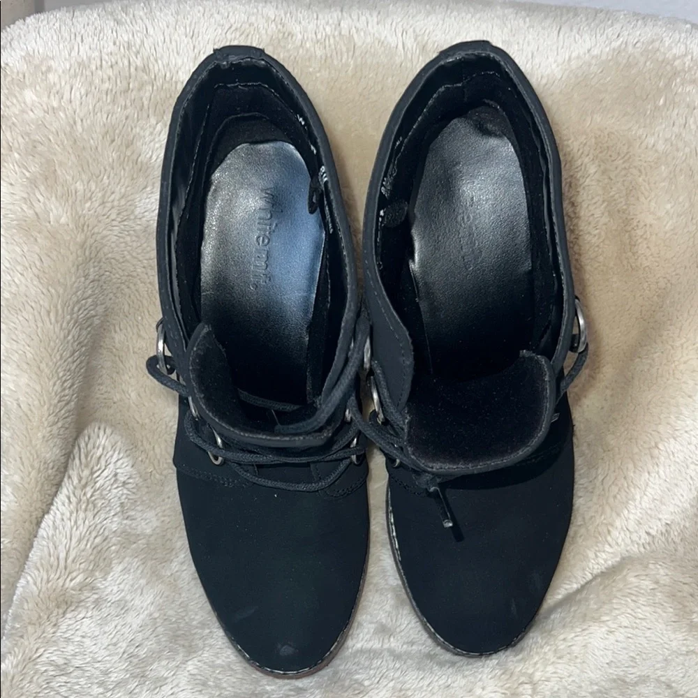 Black Suede Wedge Shoes with Eyelet‎ Detail